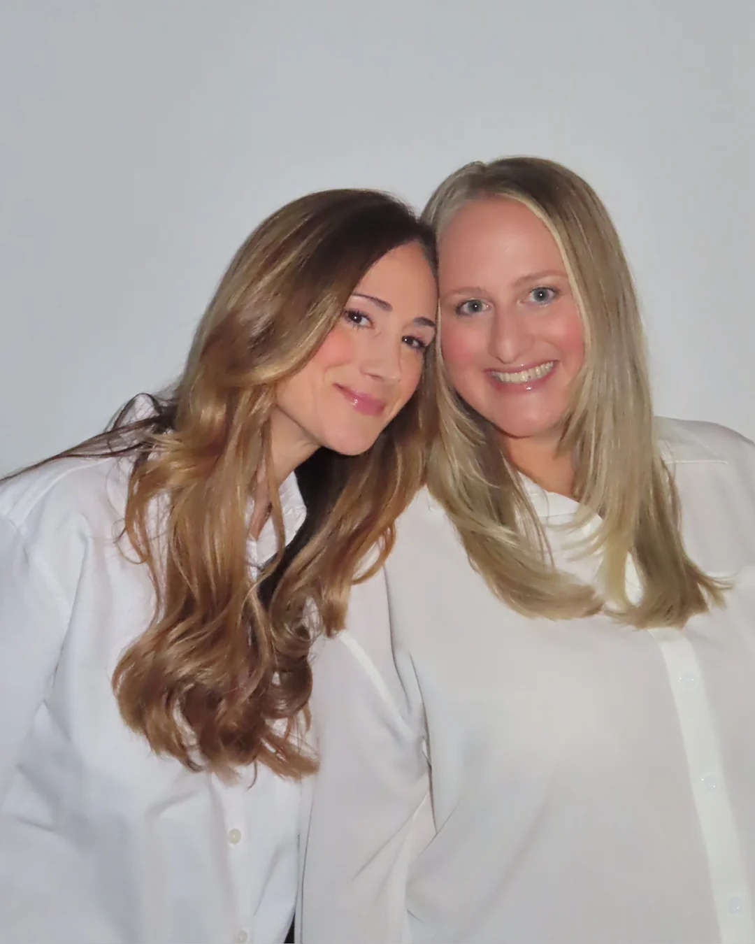 Brooke and Samantha, sisters and founders of nosh